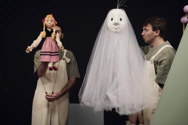 Katri Pekri uuslavastus „Teatrinukkude salamaailm” viib vaataja nukuteatrikunsti telgitagustesse