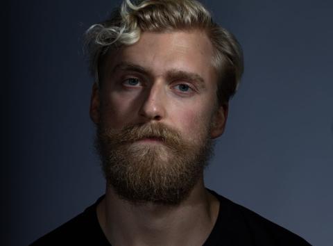 Eesti Noorsooteatri trupiga liitus Mark Erik Savi